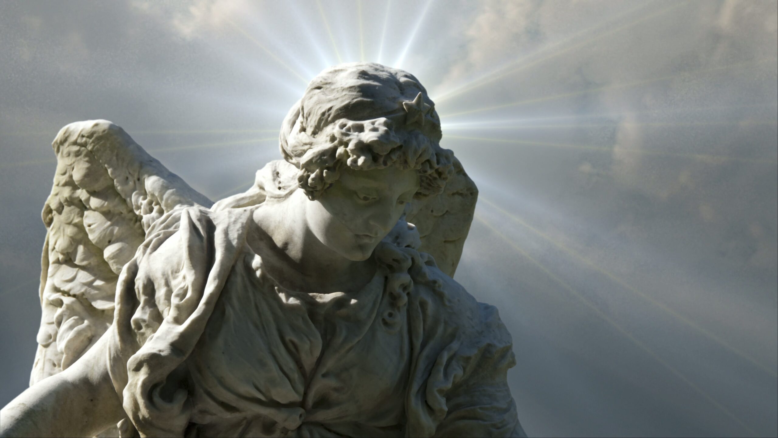 Heavenly Statue Bathed In Light 4K Loop