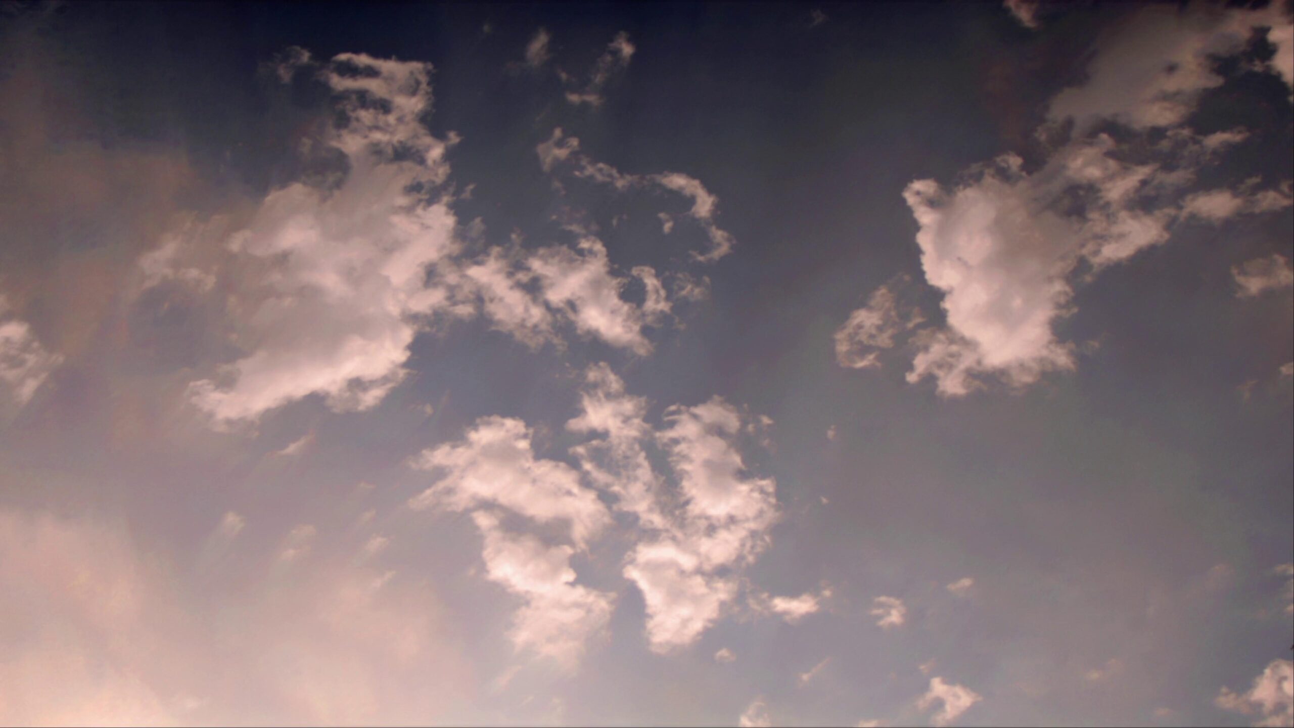 Serene Sunset with Wispy Time-Lapse Clouds 4K Video