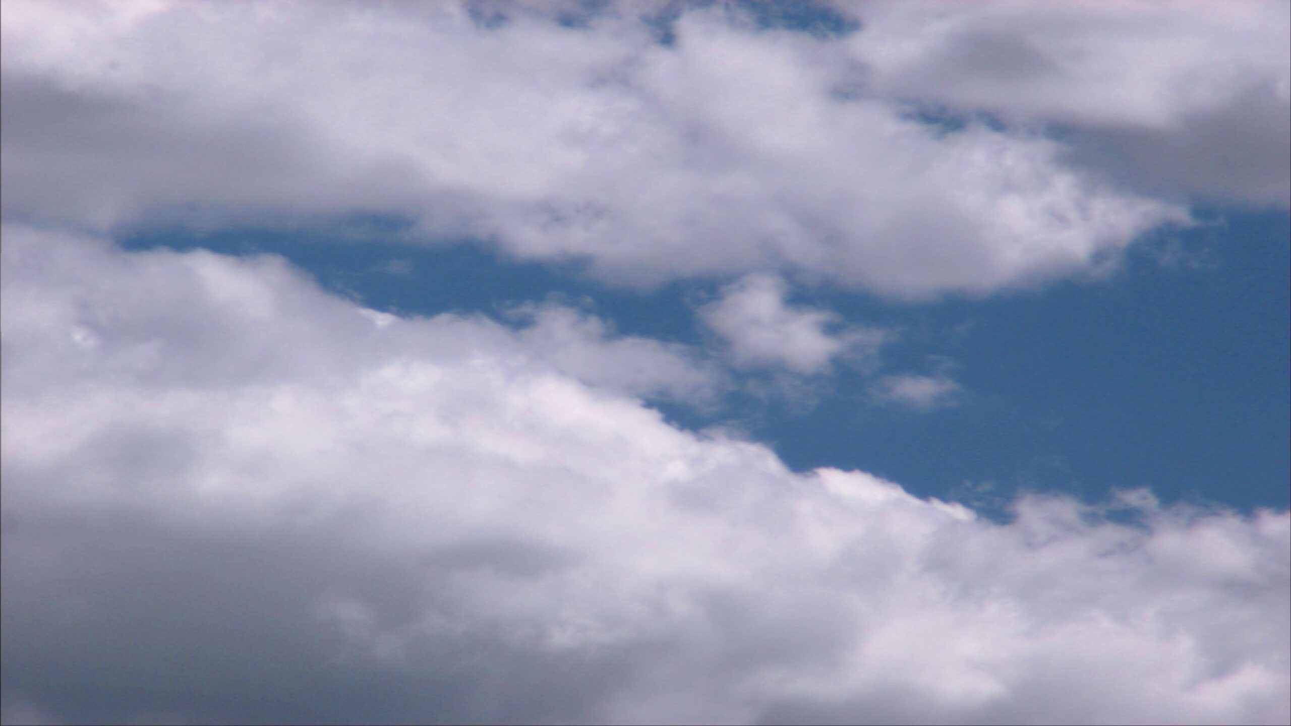 Tranquil Skies with Fluffy Time-Lapse Clouds