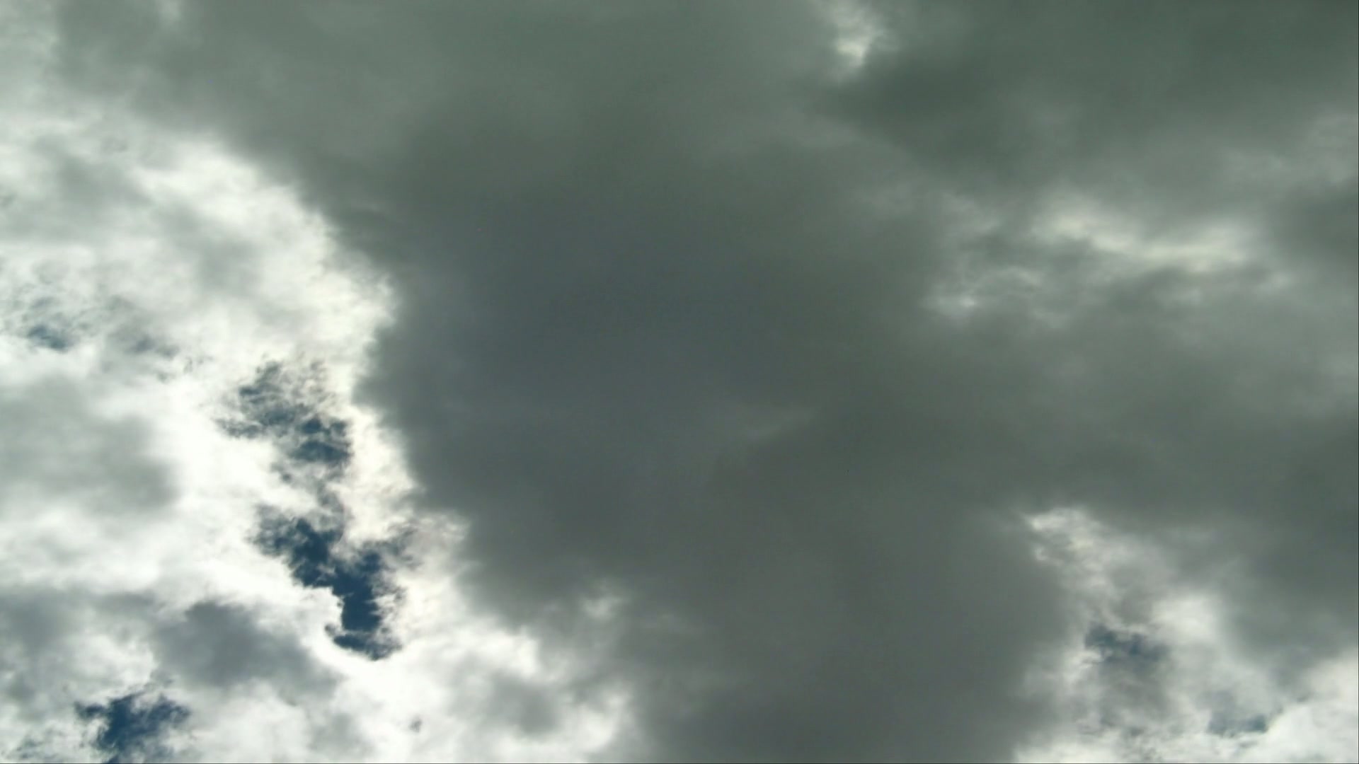 Ominous Time-Lapse Clouds Herald Incoming Storm