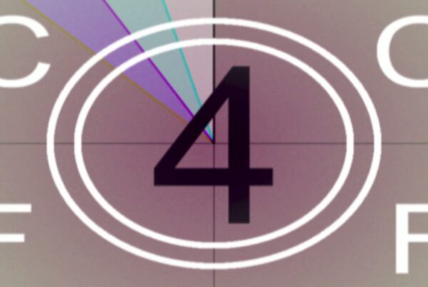 A 4K video vintage film countdown timer displaying the numbers with classic retro design elements.
