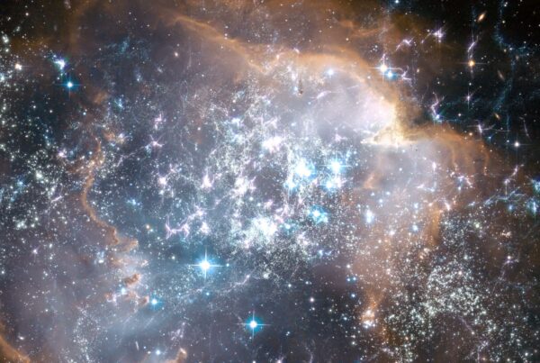 Looping video of a stunning galaxy filled with luminous stars and swirling dust clouds, showcasing the brilliance and vastness of the universe.