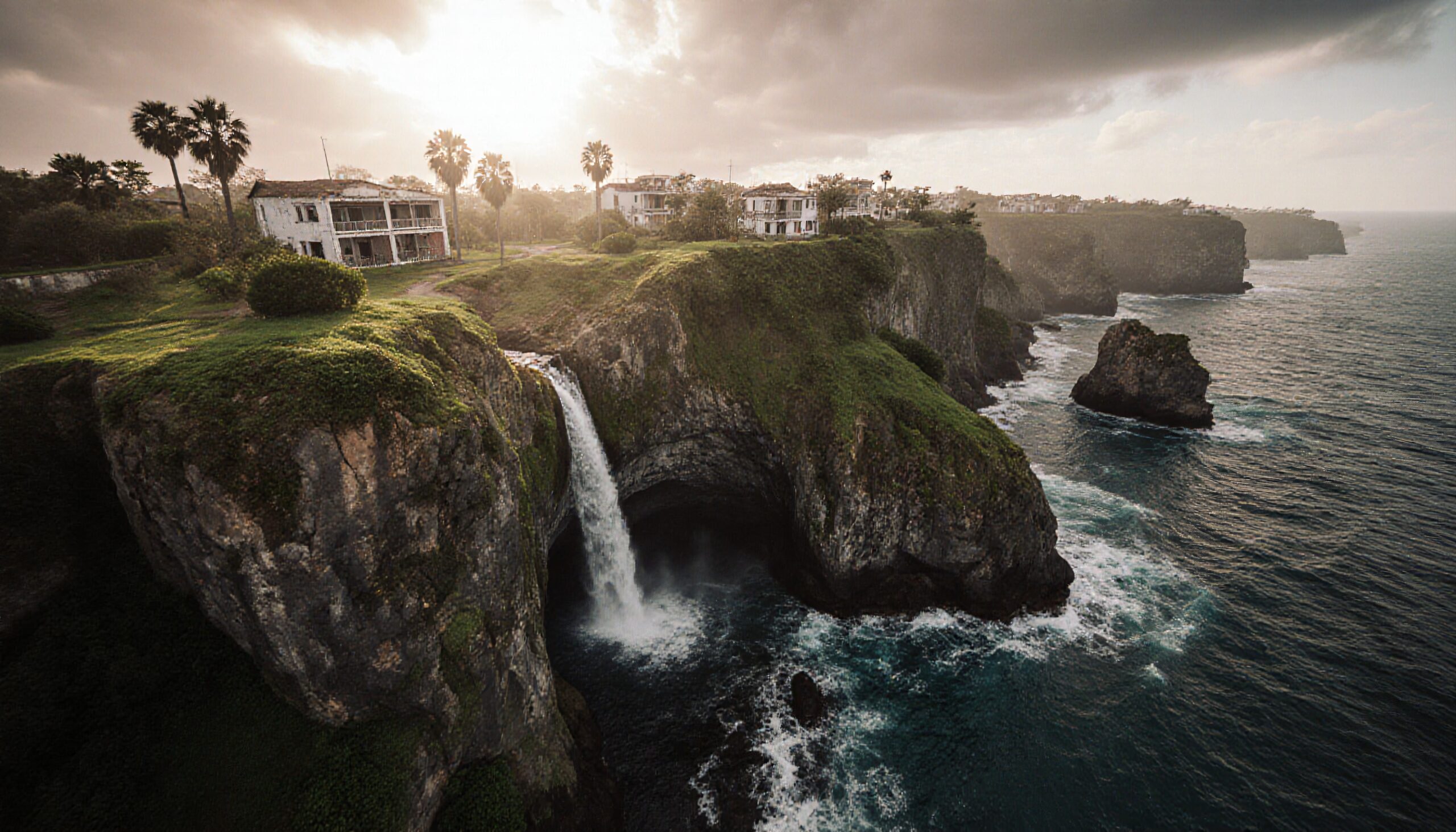 Clifftop Retreat Above Ocean Falls